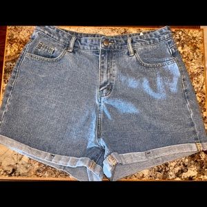 ROMWE high waisted jean mom short